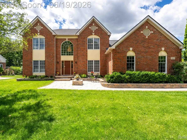 25035 Samoset Ct, Novi, MI 48374