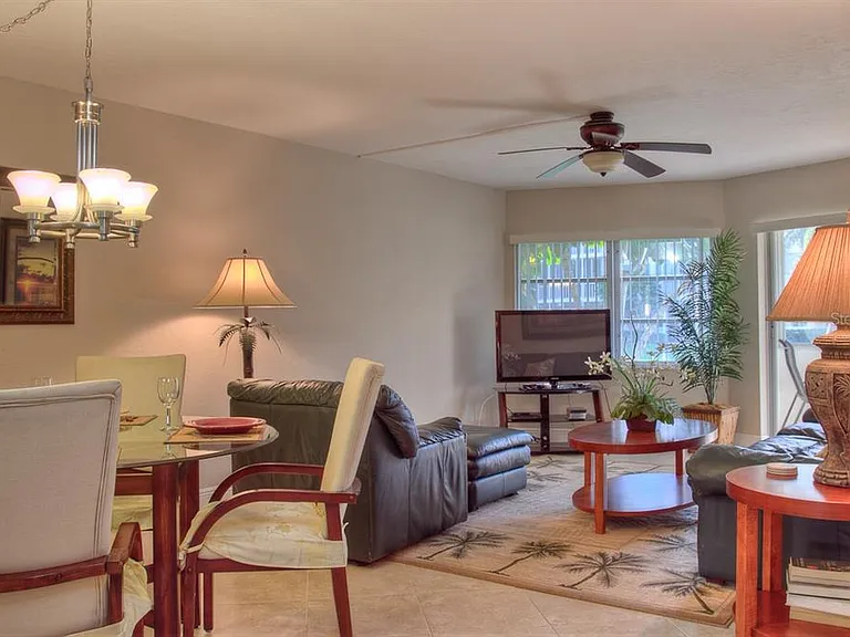 1250 N Portofino Dr #107MAR — Photo 5