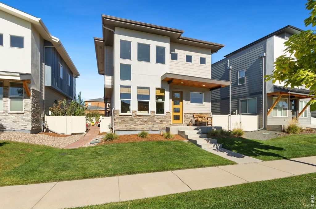 2214 Saison St