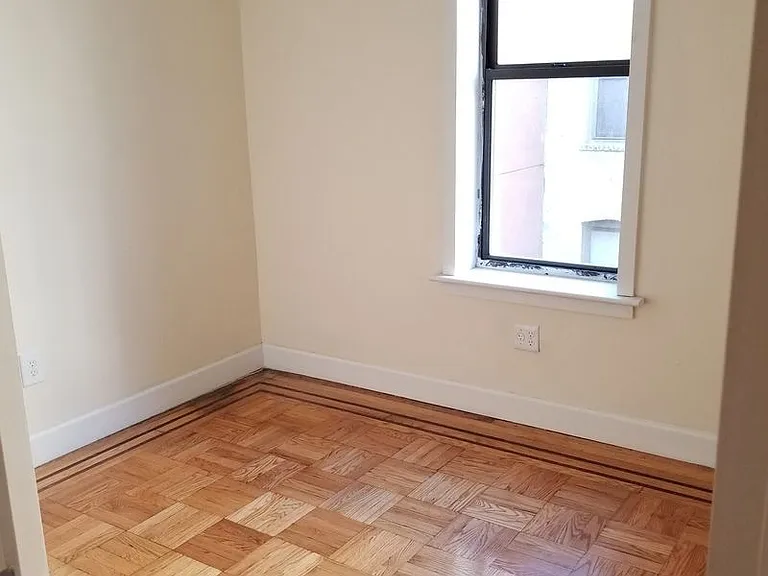 181 Hawthorne St #4Y — Photo 4