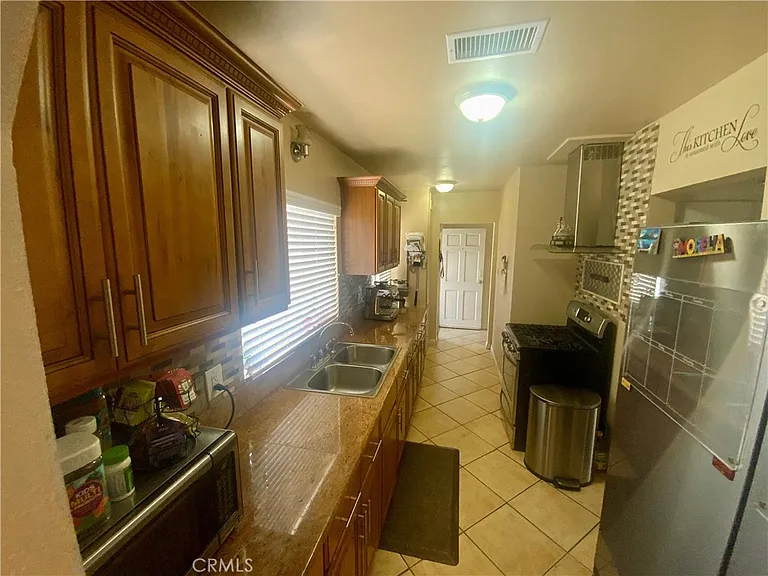 206 E Raymond St — Photo 6