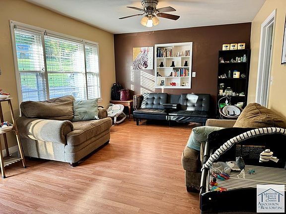 3rd image of 103 Farmington Ct