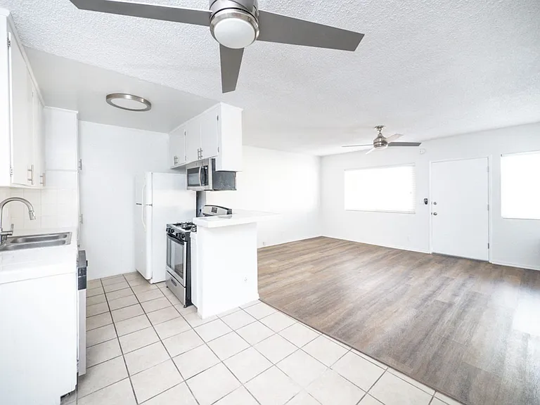 1166 S. Crenshaw Blvd — Photo 1