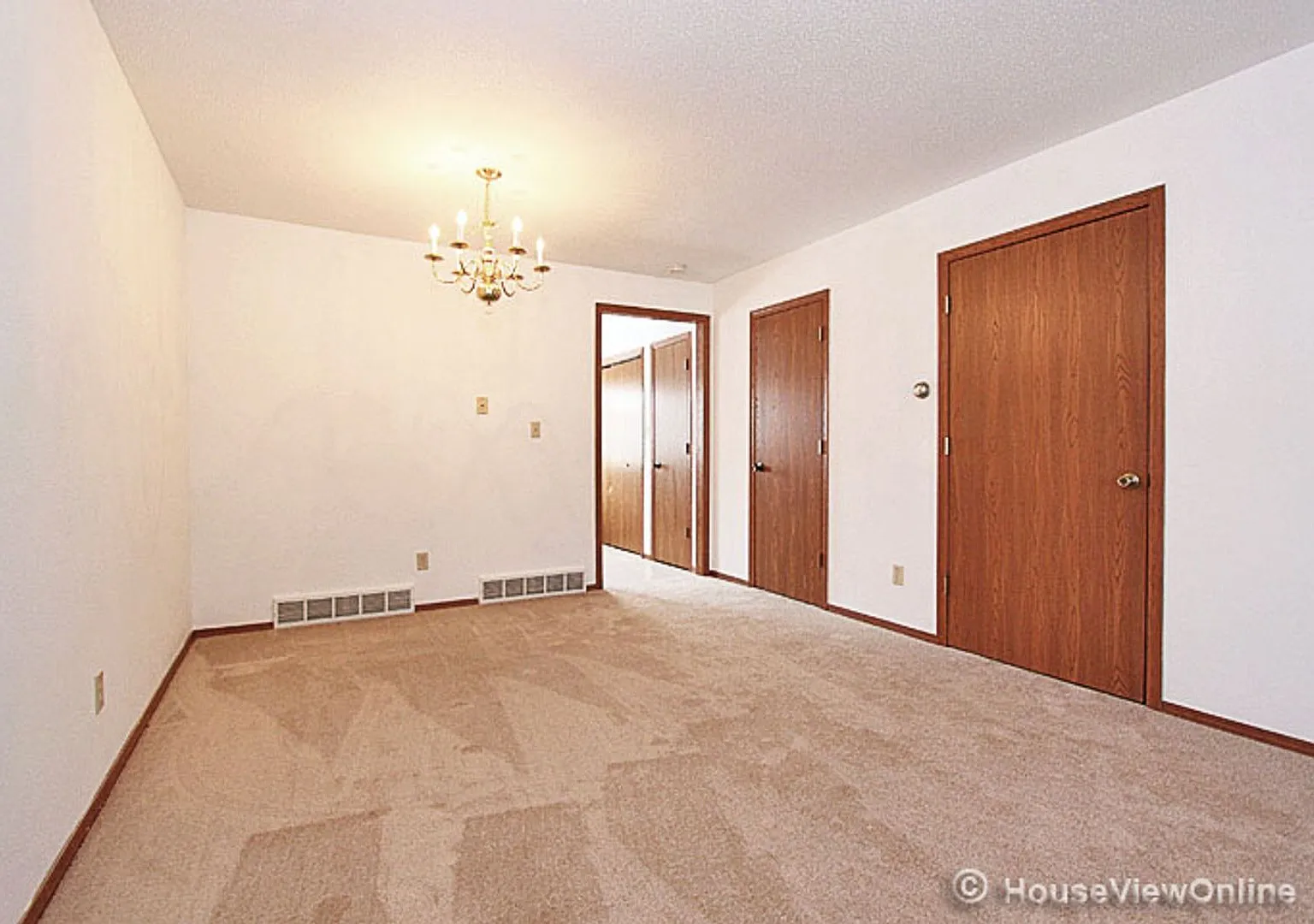 Brookshire 1413 — Photo 3