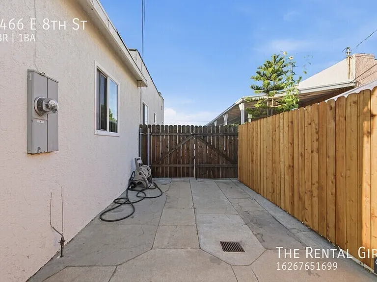 3466 E 8th St — Photo 28