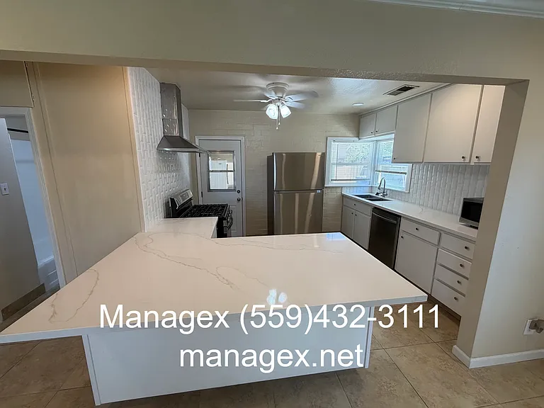 335 Oxford Ave — Photo 6