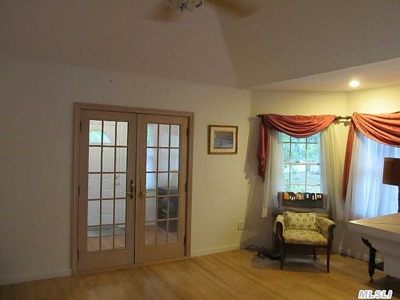 3rd image of 285 Sunset Ave