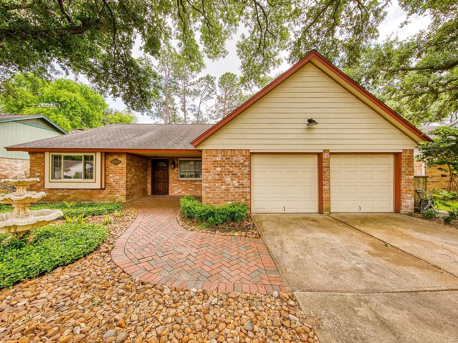 3 bed, 2.0 bath, 1730 sqft, $2,000 — Photo 1