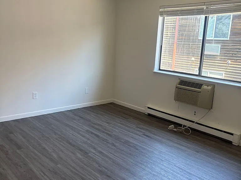 455 N Summerfield Ave — Photo 2