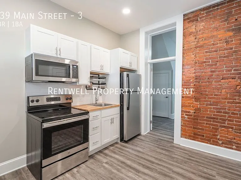 339 Main St #3 — Photo 1