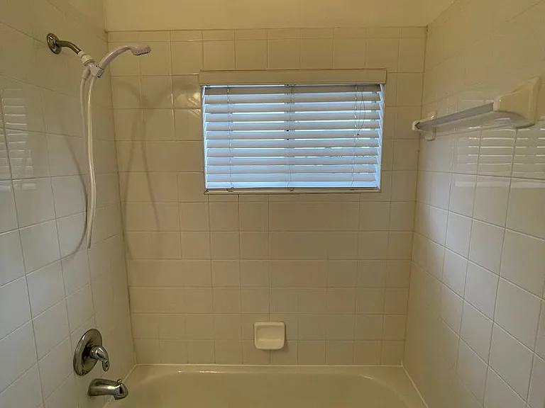 870 Greystone Ln — Photo 26