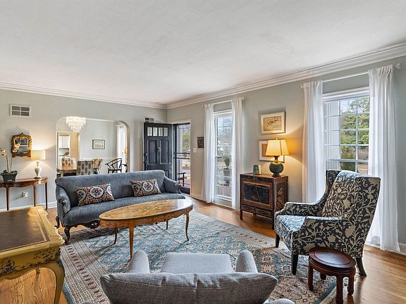 3rd image of 4009 Walnut Grove Rd