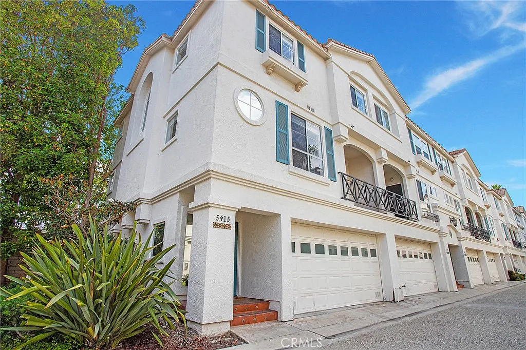 4 bed, 2076 sqft, $5,195 — Photo 1