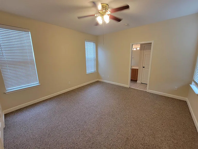 4247 Raleigh Way — Photo 10
