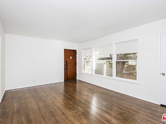 5th image of 2115 Ocean Park Blvd