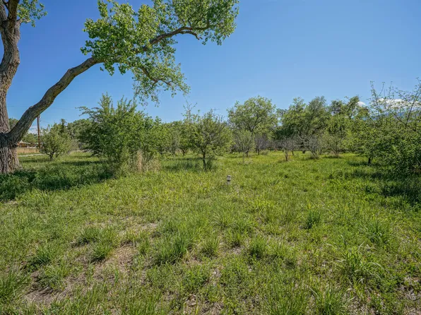 360 E Ella Dr NW, Corrales, NM 87048