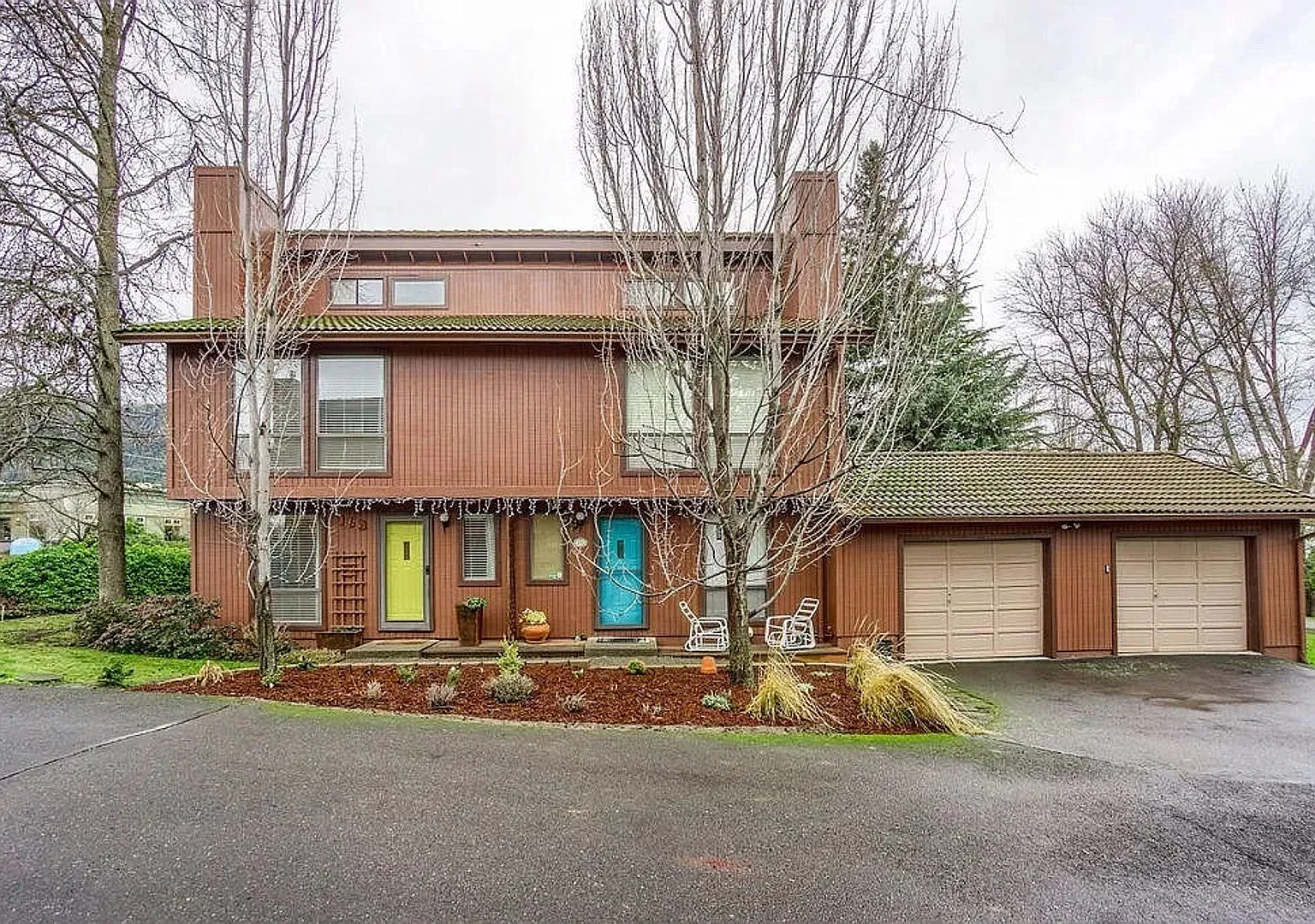 Updated, two bedroom townhouse in Central Ashland location | Available Late November — Photo 1