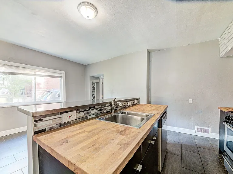 311 Boggs Ave — Photo 7