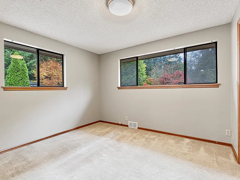 20731 2nd Ave SW — Photo 10