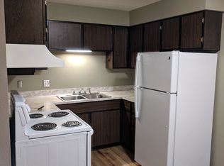 1127 College St APT 1, Fergus Falls, MN 56537