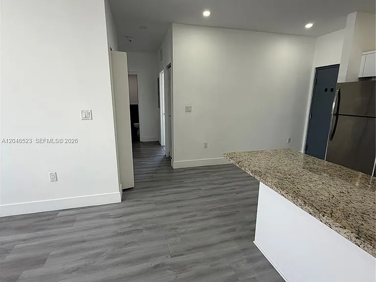 853 E 24th St #403 — Photo 5