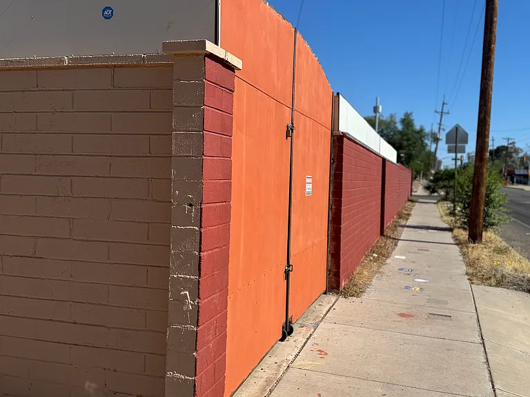 4301 E Lester St — Photo 2