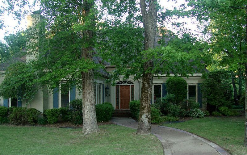 1st image of 2636 Park Creek Dr