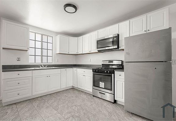 2nd image of 5442 Virginia Ave #102