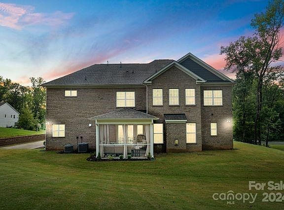 3rd image of 3046 Montreaux Valley Dr