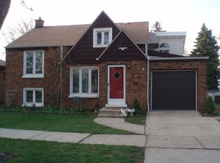 9034 Fairview Ave, Brookfield, IL 60513