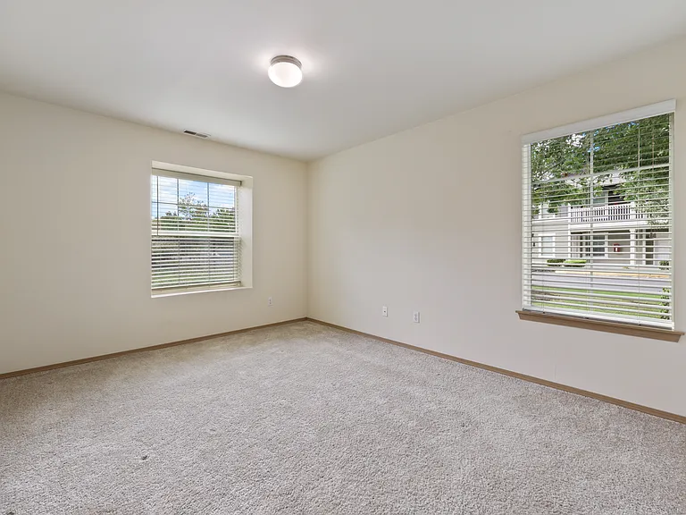Sumner Square & Rainier View — Photo 50