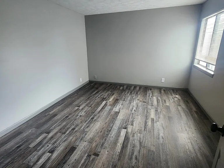 10808 Pratt Plz #20 — Photo 12