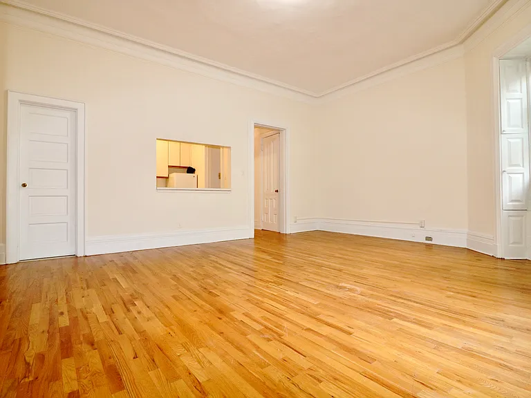 17 W 73rd St #2R — Photo 4