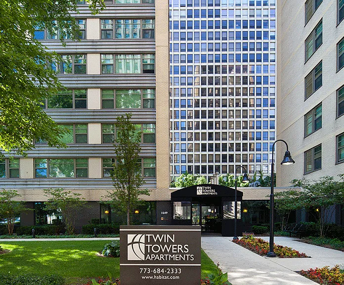 Twin Towers Apartments — Photo 10