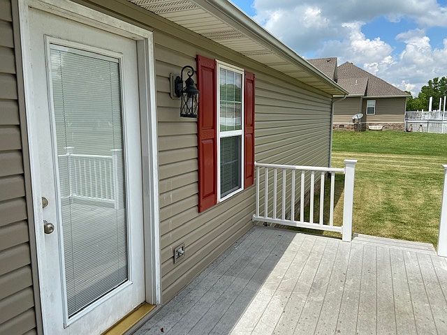 2nd image of 1206 Oakcrest Ln