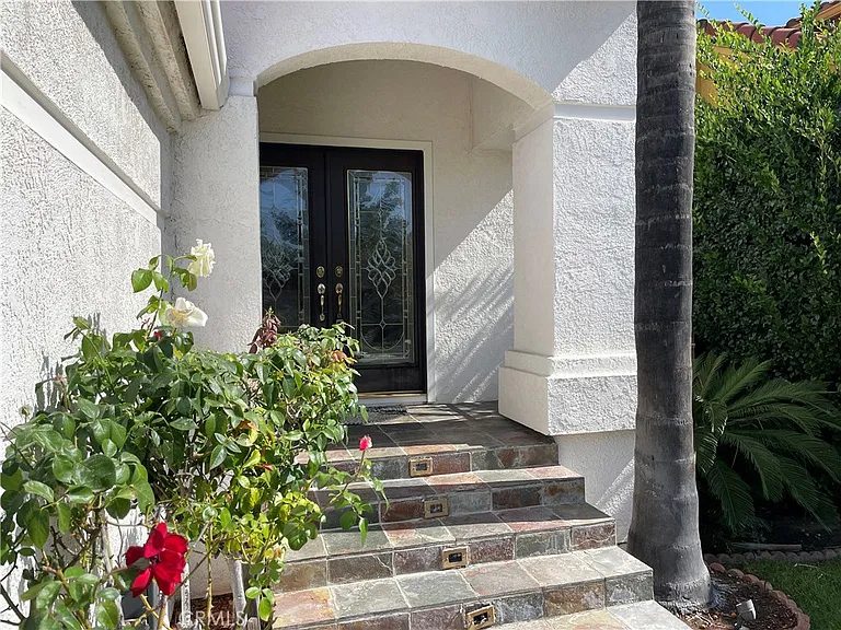10190 Saddlehill Ter — Photo 2