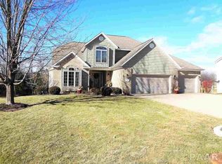 211 Elizabeth Pointe Dr, Germantown Hills, IL 61548