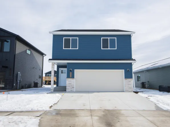 6590 68th St S, Horace, ND 58047