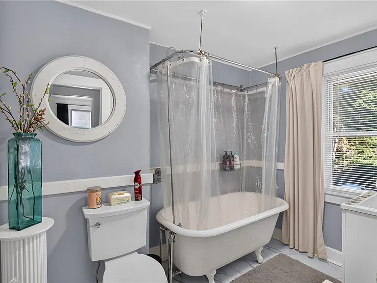 476 Providence St — Photo 28