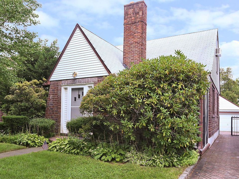 40 York St, Malverne, NY 11565 Zillow