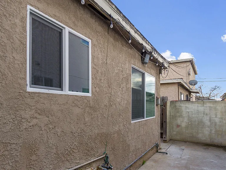903 Lilienthal Ln — Photo 26