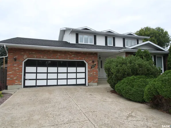 230 Auld Crescent, Saskatoon, SK S7H 4W9