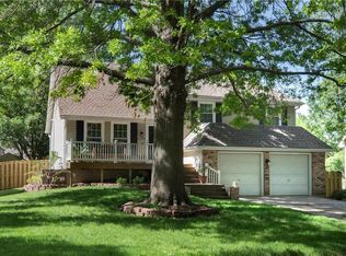 2109 E Sheridan Bridge Ln, Olathe, KS 66062