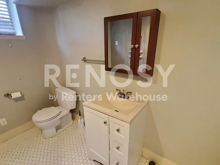 2225 S Cherry St — Photo 16