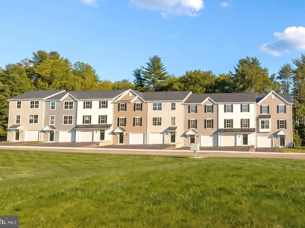 215 Pine Crest Village Dr Lot 15, Pine Grove, PA 17963