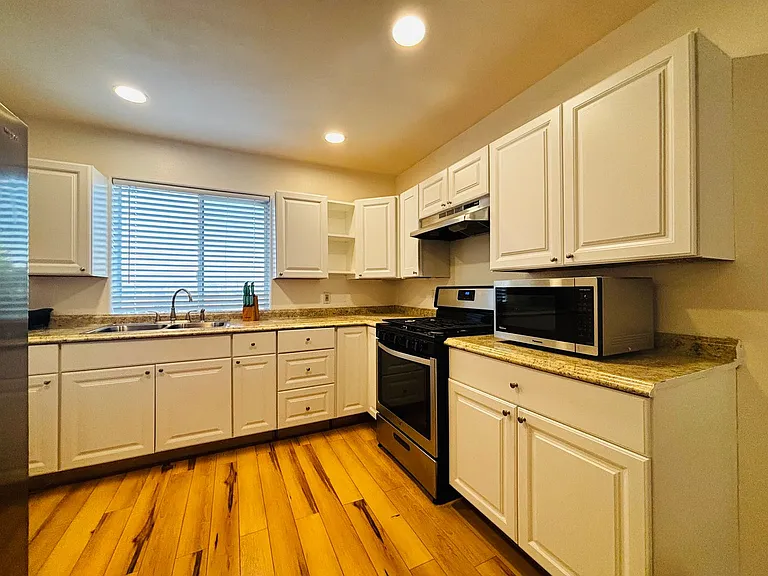16875 Orangecrest Ct #B — Photo 11