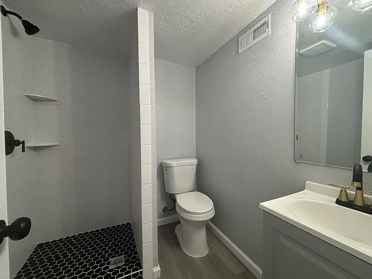 805 Rhode Island Ave — Photo 13