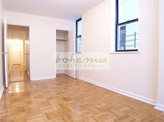 Rented by Bohemia Realty Group | media 12