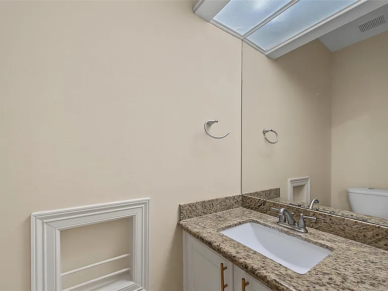 14135 Swallowfield Dr — Photo 11