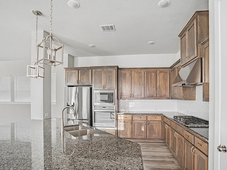 1621 Rose Willow Way — Photo 10